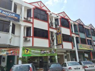 Seven Days Hotel