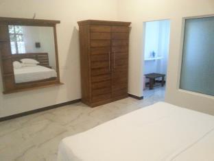 Ruth Villa Negombo