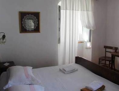 Apartments and Rooms Franka Sutivan