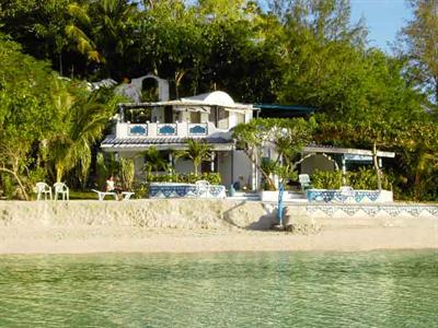 Casa de La Playa Resort Larena