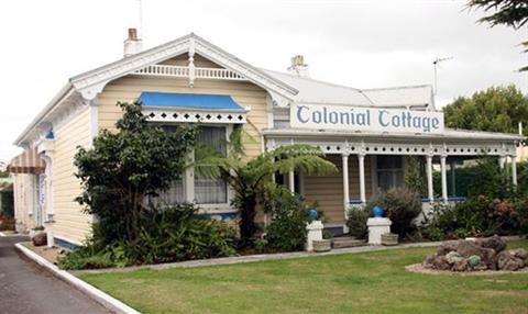 Colonial Cottage Motel