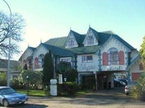 Illuzzions Motel
