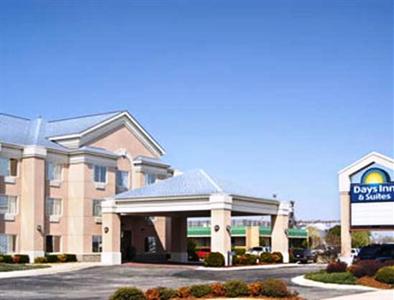 Pocahontas Days Inn & Suites