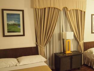 A Famosa D Savoy Condominium