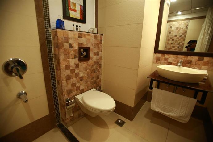 OYO Premium Chaupasni First Puliya