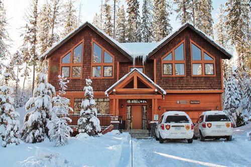 Boomerang Chalets by FCR