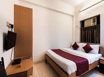 OYO Rooms Chembur East Railway Station