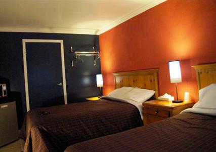 Boardwalk Seaport Inn
