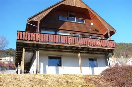 Arna Apartment