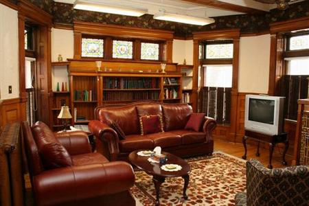 Chipman Hill Suites