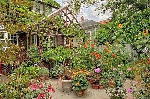Bed & Breakfast On Broadway