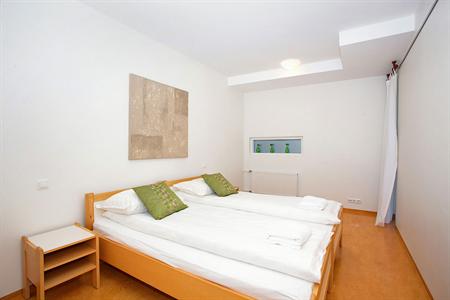 Golden Circle Apartments