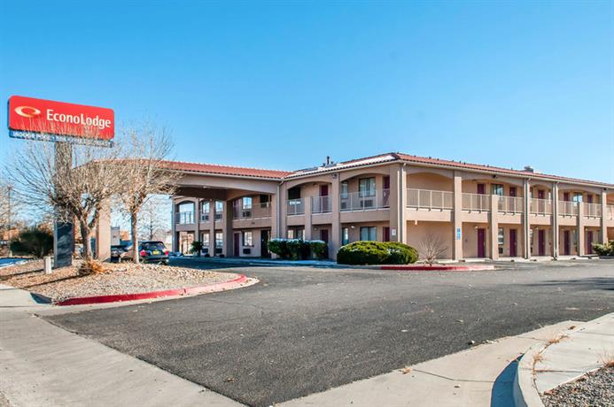 Econo Lodge West