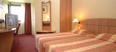 Kyriad Geneve St-Genis-Pouilly