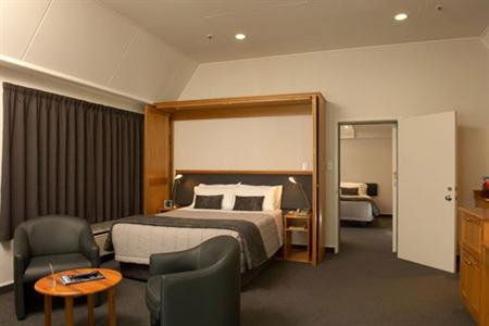 Ascot Park Hotel