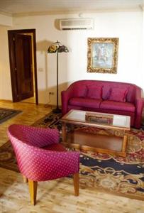 Park Plaza Suites