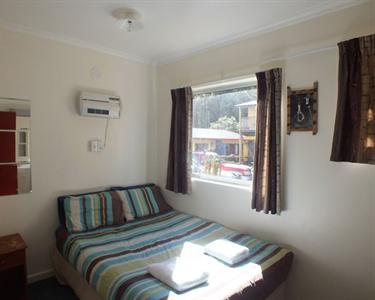 Chateau Franz Motel & Backpackers