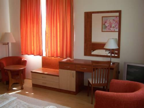 Hotel Relax Apartman Sarvar