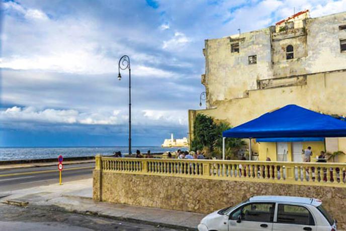 Homestay in Old Havana near Havana Bay