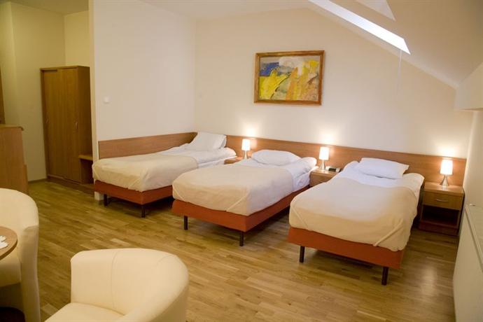 Kajzer Hostel