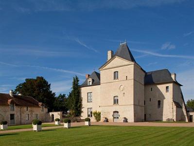 Chateau de Charge Razines
