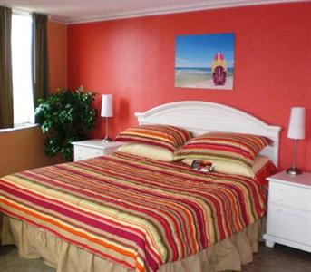 Pelican Pointe Hotel