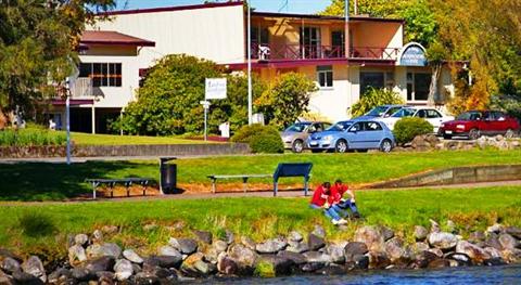 Te Anau Lakefront Backpackers