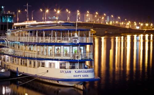Отель на воде Богдан Хмельницкий