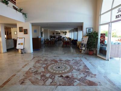 Tuntas Apart Hotel Kusadasi