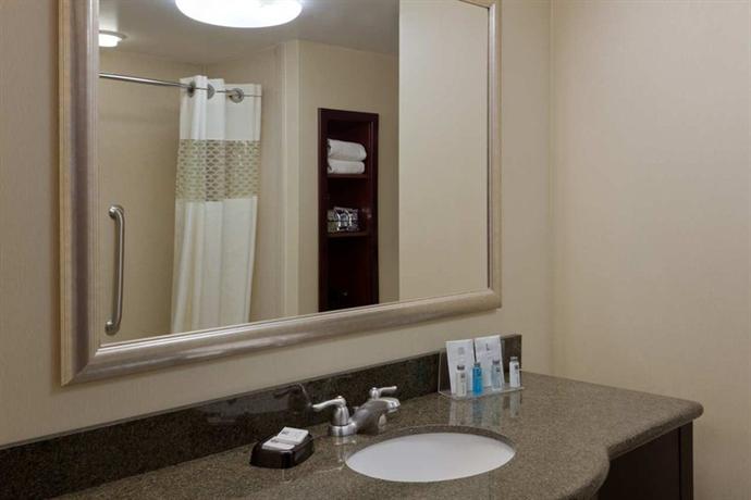 Hampton Inn and Suites Syracuse-Erie Boulevard
