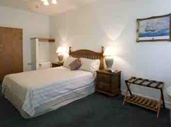 Admirals Lodge B&B Hotel