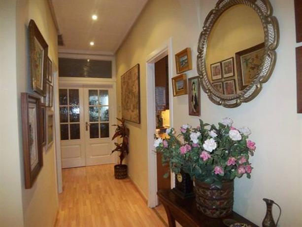 Homestay in Rios Rosas near Cuatro Caminos Metro Station