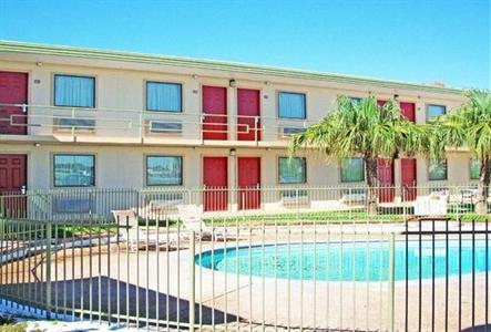 Travelers Inn and Suites Wharton