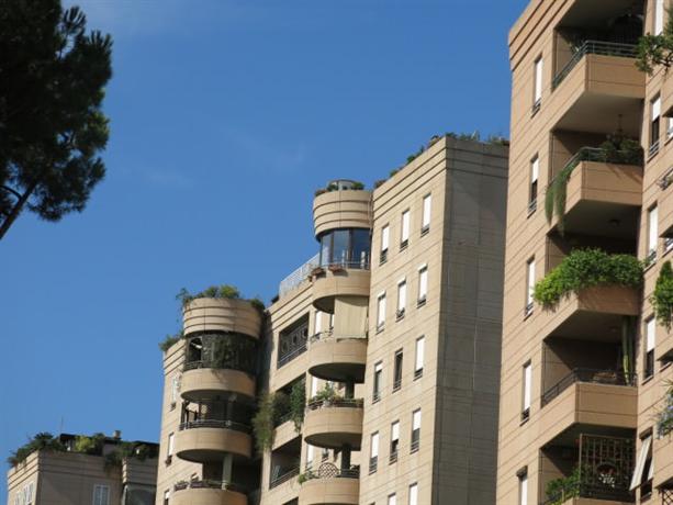 Homestay in Rome near Tor di Valle Railway Station