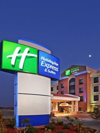 Holiday Inn Express & Suites Tulsa Midtown