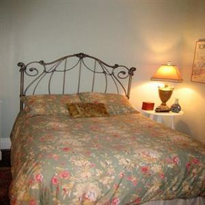 The Bronx Guesthouse