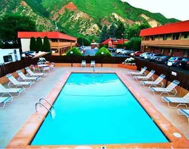 Cedar Lodge Motel Glenwood Springs