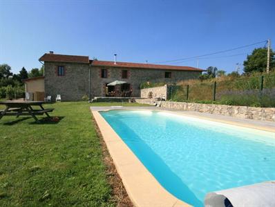 Holiday Home Nature Pierres Et Lacs En Auvergne Lavoine