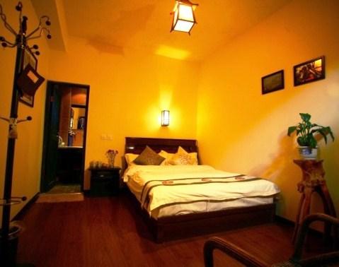 Nomad Guesthouse and Cafe