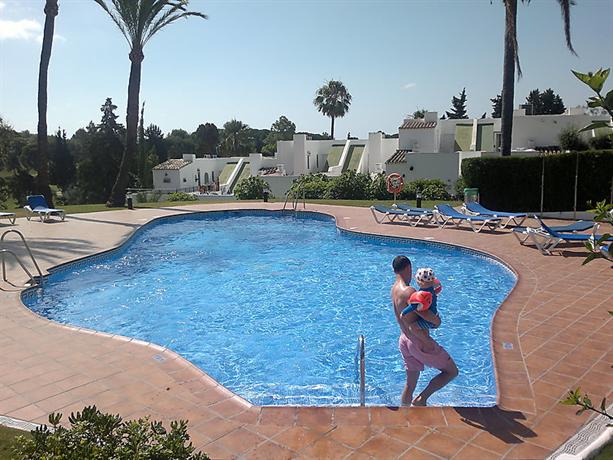 Los Algarrobos