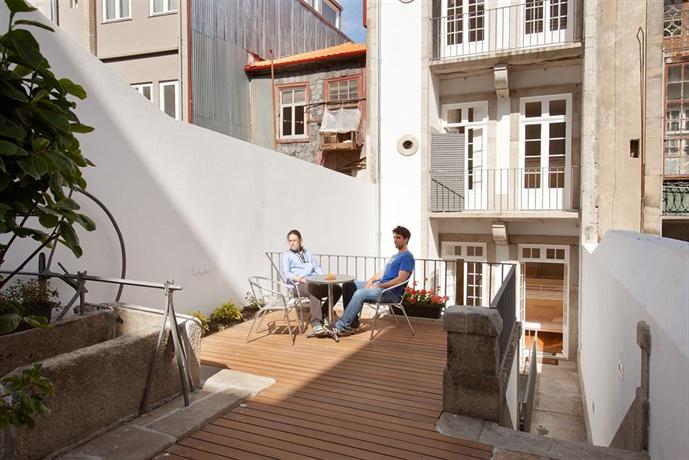 Porto Lounge Hostel & Guesthouse