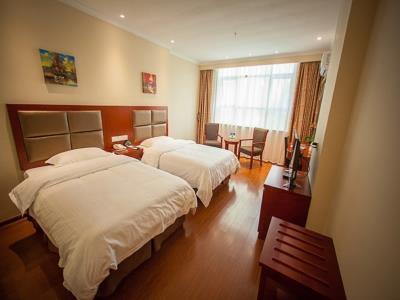 GreenTree Inn Anhui Wuhu YinhuNorthRoad Fangte World Resort South Gate Business Hotel