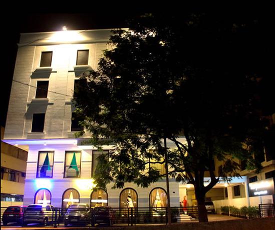 Grand Pavilion Hotel