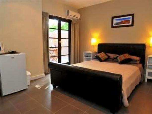 Waikiki Beach Bed & Breakfast
