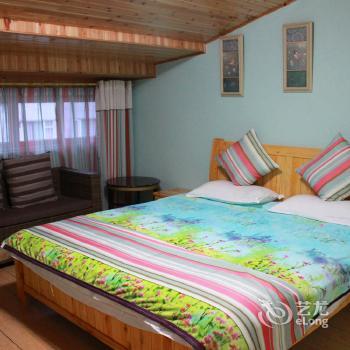 Dove flower Youth Hostel