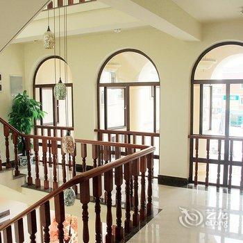 Zhujiajian Yangguang Jiari Hotel