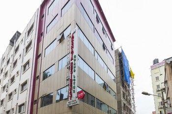 OYO Rooms Majestic Gandhinagar 4