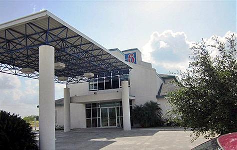 Motel 6 Sinton
