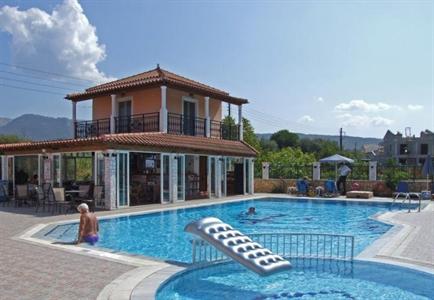 Makis Studios & Apartments