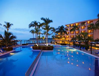 Barcelo Huatulco Beach Resort